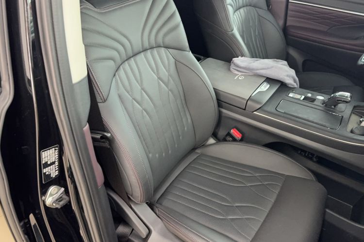 Used GAC Trumpchi M8 2024 Master Series 400T Prestige Edition Right Front Seat