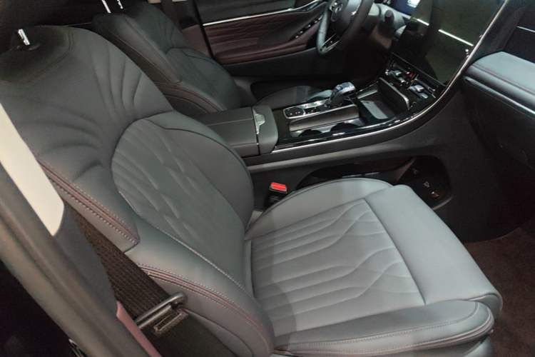 Used GAC Trumpchi M8 2024 Master Series 400T Prestige Edition Right Front Seat