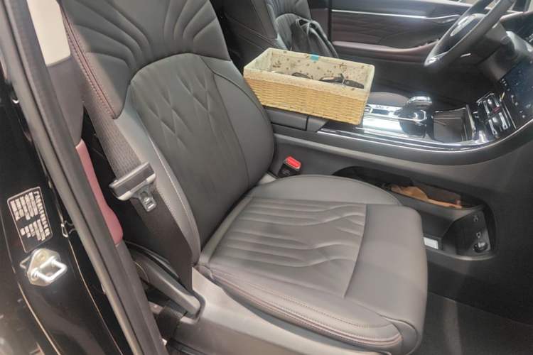 Used GAC Trumpchi M8 2024 Master Series 400T Prestige Edition Right Front Seat