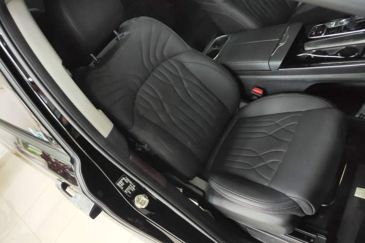Used GAC Trumpchi M8 2024 Master Series 400T Prestige Edition Right Front Seat