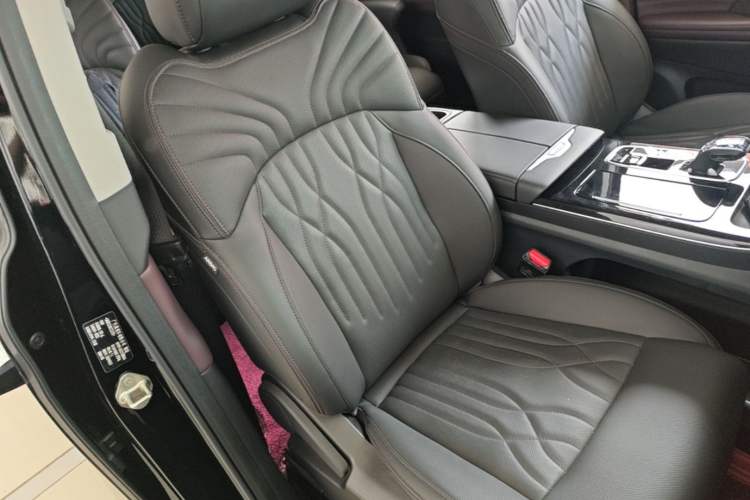 Used GAC Trumpchi M8 2024 Master Series 400T Prestige Edition Right Front Seat