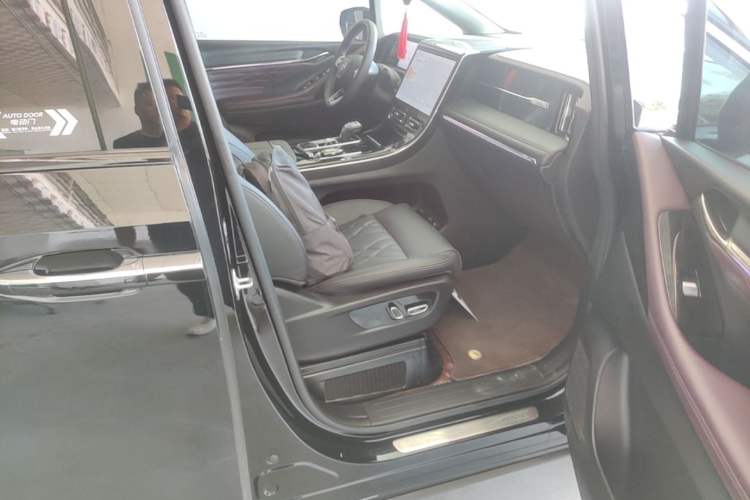 Used GAC Trumpchi M8 2024 Master Series 400T Ultimate Edition Right Front Seat