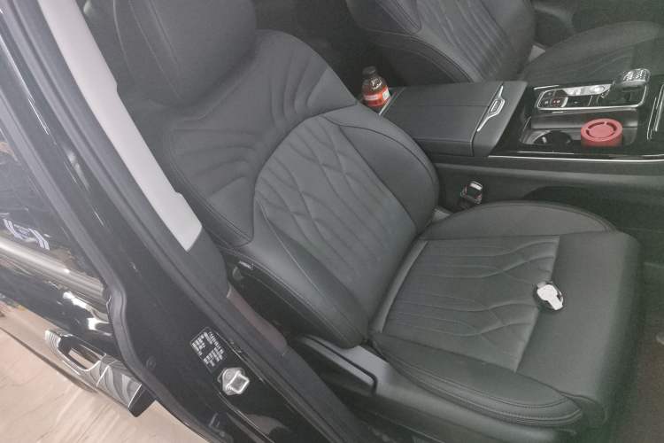 Used GAC Trumpchi M8 2024 Master Series 400T Prestige Edition Right Front Seat