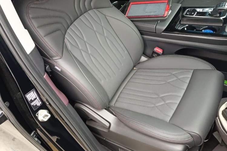 Used GAC Trumpchi M8 2024 Master Series 400T Prestige Edition Right Front Seat