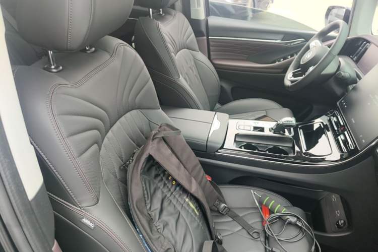 Used GAC Trumpchi M8 2024 Master Series 400T Prestige Edition Right Front Seat