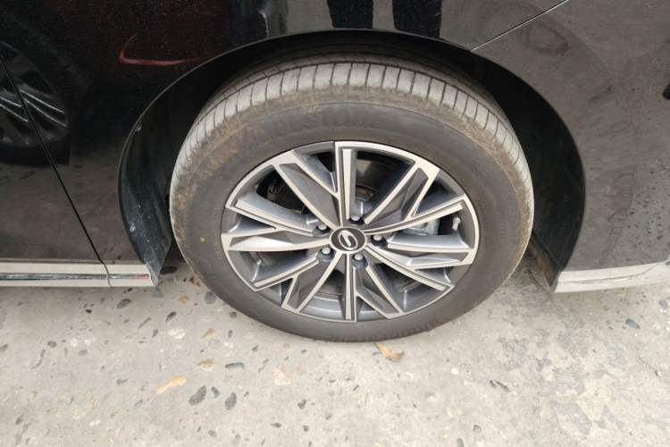 Used GAC Trumpchi M8 2024 Master Series 400T Prestige Edition Right Front Wheel Hub