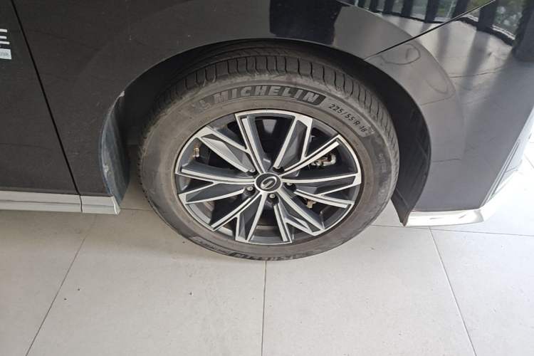 Used GAC Trumpchi M8 2024 Master Series Super Hybrid Edition Right Front Wheel Hub
