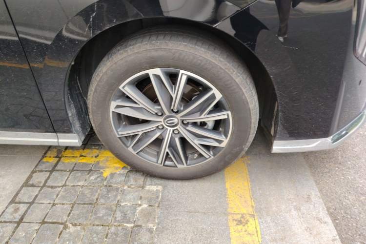 Used GAC Trumpchi M8 2024 Master Series 400T Prestige Edition Right Front Wheel Hub