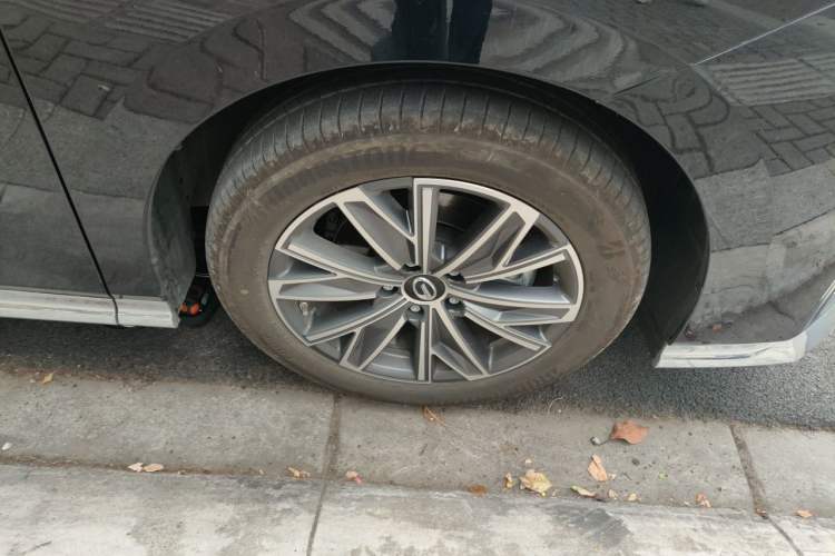 Used GAC Trumpchi M8 2024 Master Series 400T Prestige Edition Right Front Wheel Hub