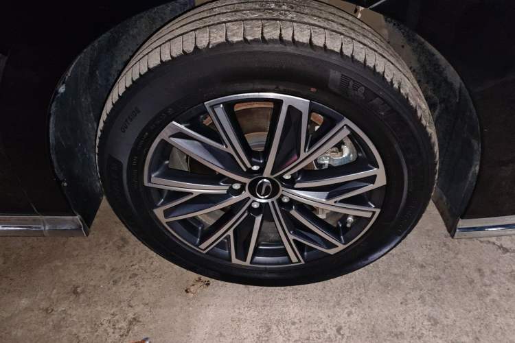 Used GAC Trumpchi M8 2024 Master Series Super Hybrid Edition Right Front Wheel Hub