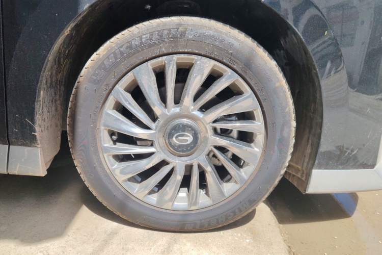 Used GAC Trumpchi M8 2024 Zongshi Series 400T Ultimate Edition Right Front Wheel Hub