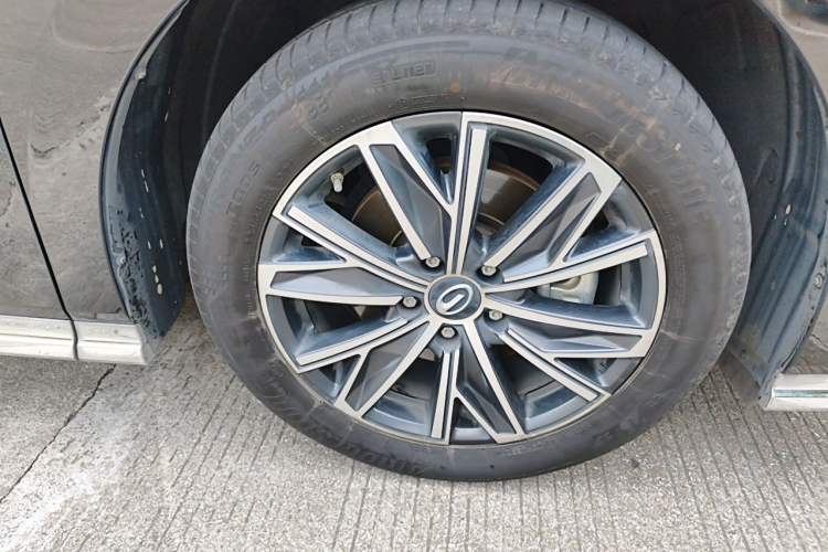 Used GAC Trumpchi M8 2024 Master Series 400T Prestige Edition Right Front Wheel Hub