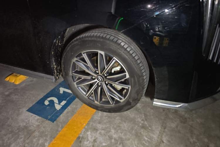 Used GAC Trumpchi M8 2024 Master Series 400T Prestige Edition Right Front Wheel Hub