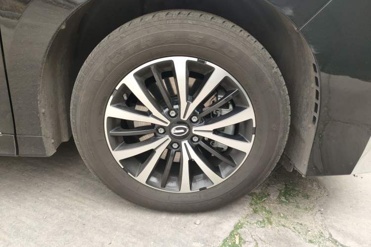 Used GAC Trumpchi M8 2024 Lingxiu Series 390T Luxury Edition Right Front Wheel Hub