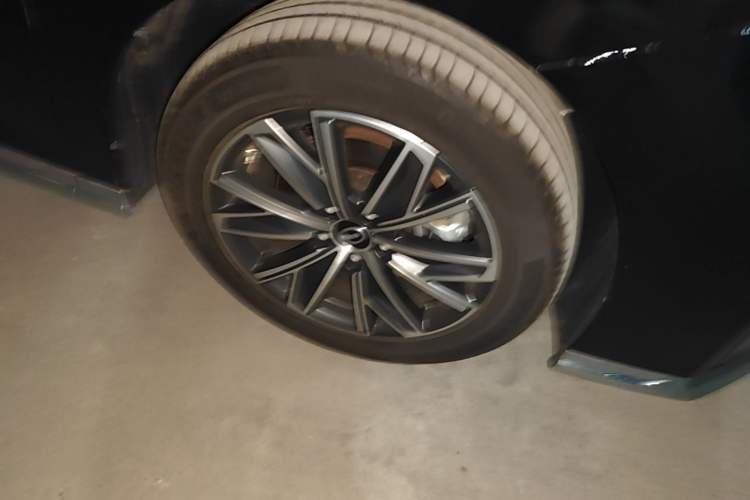 Used GAC Trumpchi M8 2024 Master Series 400T Ultimate Edition Right Front Wheel Hub