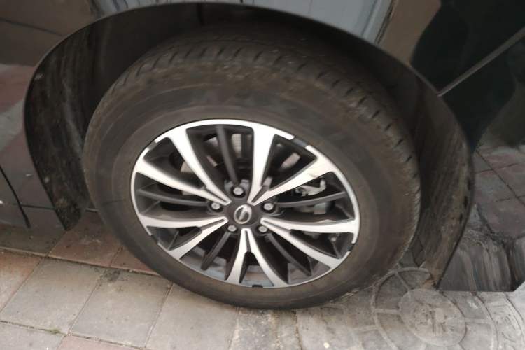 Used GAC Trumpchi M8 2024 Lingxiu Series 390T Deluxe Edition Right Front Wheel Hub