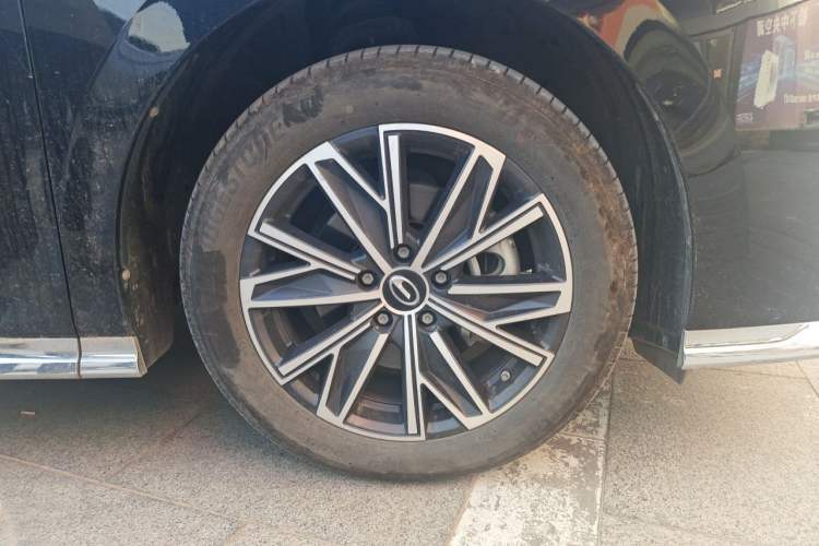 Used GAC Trumpchi M8 2024 Master Series 400T Prestige Edition Right Front Wheel Hub