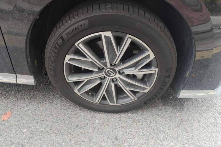 Used GAC Trumpchi M8 2024 Master Series Super Hybrid Edition Right Front Wheel Hub