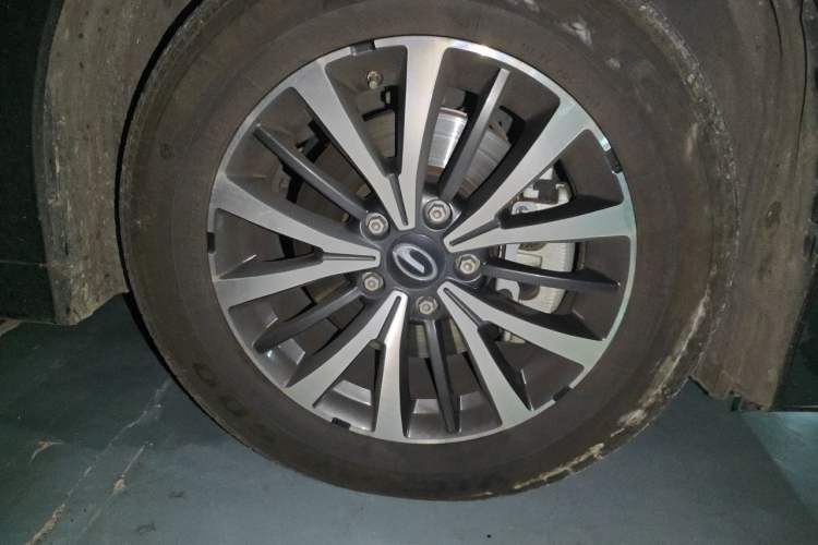 Used GAC Trumpchi M8 2024 Lingxiu Series 390T Deluxe Edition Right Front Wheel Hub