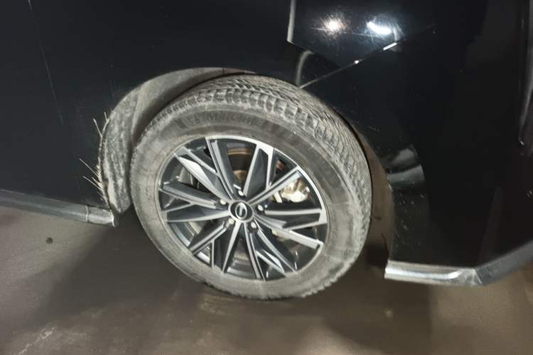 Used GAC Trumpchi M8 2024 Master Series 400T Ultimate Edition Right Front Wheel Hub