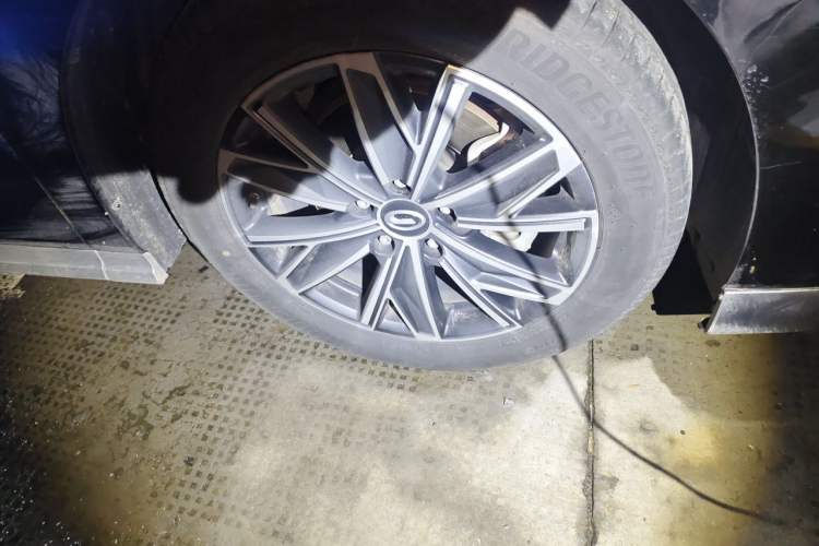 Used GAC Trumpchi M8 2024 Master Series 400T Prestige Edition Right Front Wheel Hub