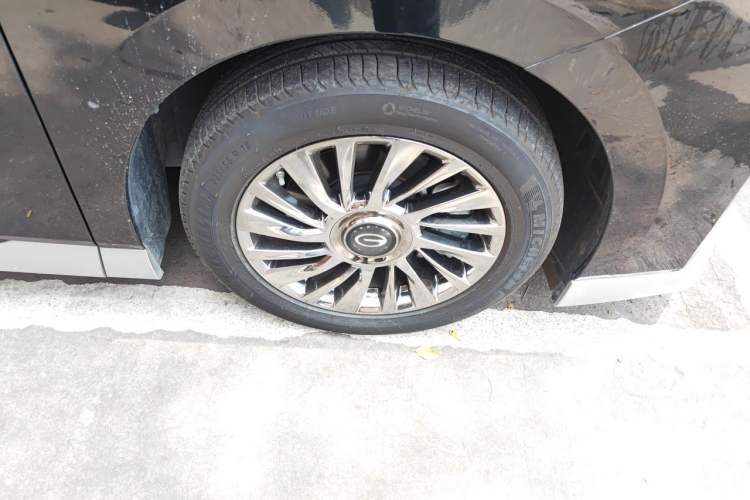 Used GAC Trumpchi M8 2024 Zongshi Series 400T Ultimate Edition Right Front Wheel Hub
