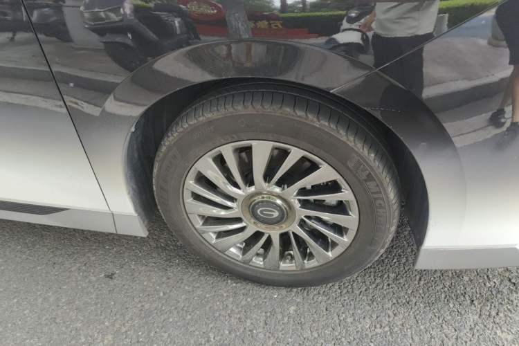 Used GAC Trumpchi M8 2024 Zongshi Series 400T Ultimate Edition Right Front Wheel Hub