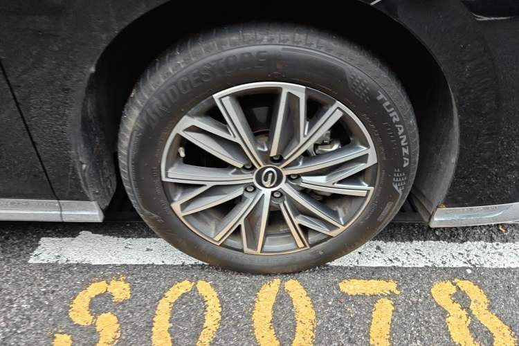 Used GAC Trumpchi M8 2024 Master Series 400T Prestige Edition Right Front Wheel Hub