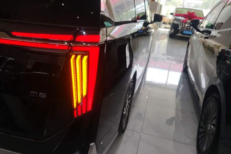 Used GAC Trumpchi M8 2024 Zongshi Series 400T Ultimate Edition Right Rear Taillight