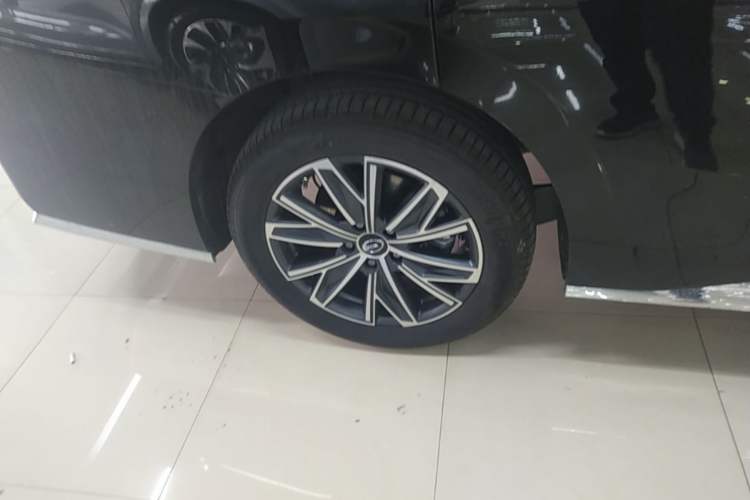 Used GAC Trumpchi M8 2024 Master Series 400T Prestige Edition Right Rear Wheel Hub