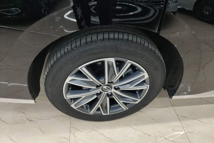 Used GAC Trumpchi M8 2024 Master Series 400T Prestige Edition Right Rear Wheel Hub
