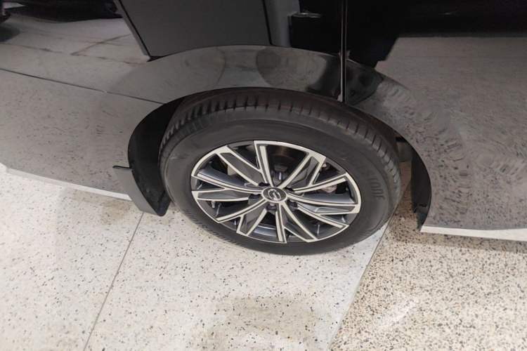 Used GAC Trumpchi M8 2024 Master Series 400T Prestige Edition Right Rear Wheel Hub