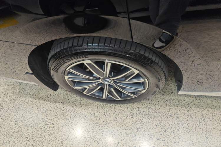 Used GAC Trumpchi M8 2024 Master Series 400T Prestige Edition Right Rear Wheel Hub