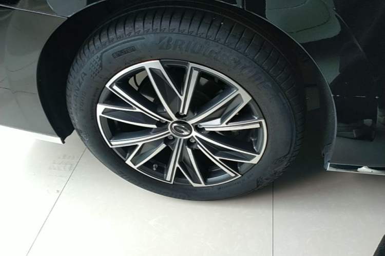 Used GAC Trumpchi M8 2024 Master Series 400T Prestige Edition Right Rear Wheel Hub