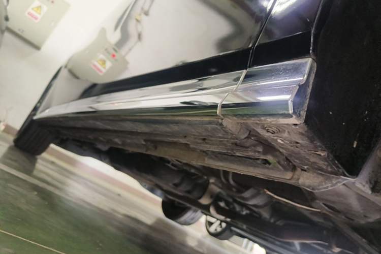 Used GAC Trumpchi M8 2024 Master Series 400T Prestige Edition Right Side Sill