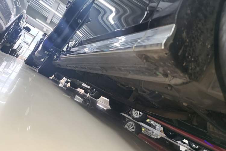 Used GAC Trumpchi M8 2024 Master Series 400T Ultimate Edition Right Side Sill