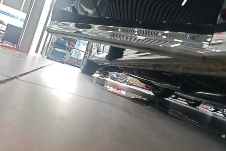 Used GAC Trumpchi M8 2024 Master Series 400T Prestige Edition Right Side Sill
