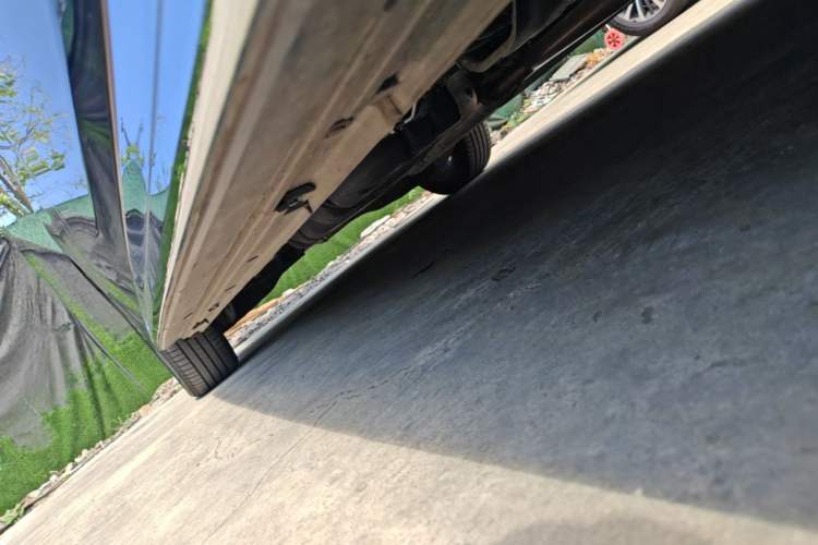 Used GAC Trumpchi M8 2024 Master Series 400T Prestige Edition Right Side Sill