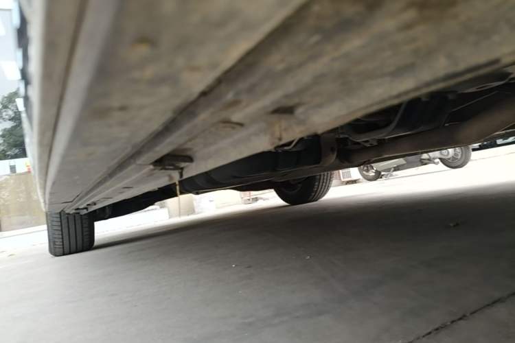 Used GAC Trumpchi M8 2024 Master Series 400T Prestige Edition Right Side Sill