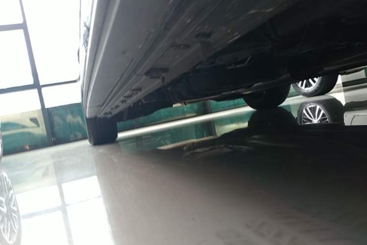 Used GAC Trumpchi M8 2024 Master Series 400T Prestige Edition Right Side Sill