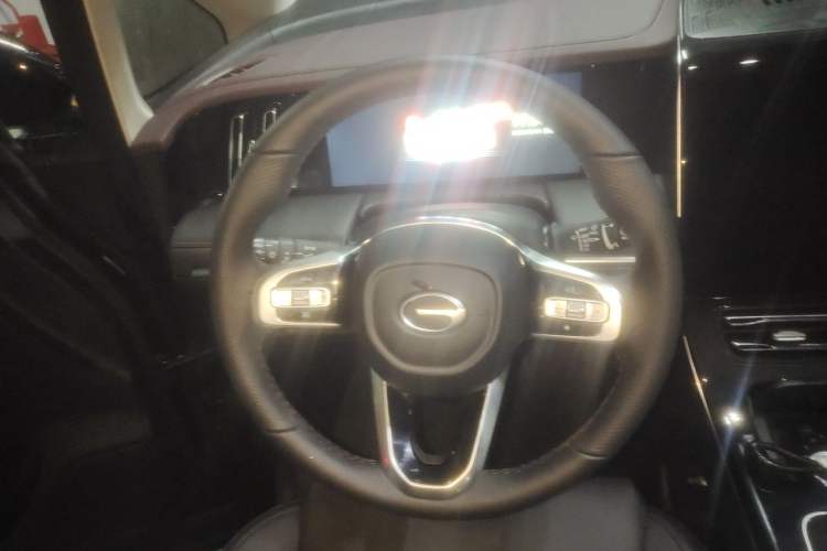 Used GAC Trumpchi M8 2024 Master Series 400T Prestige Edition Steering Wheel