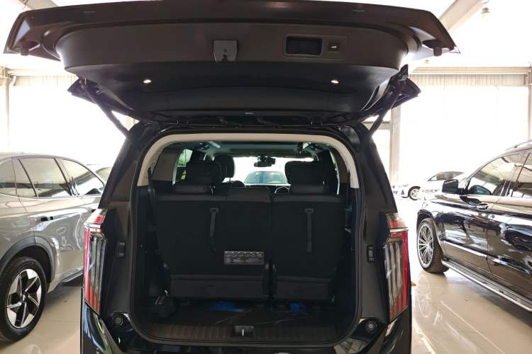 Used GAC Trumpchi M8 2024 Master Series 400T Prestige Edition Trunk