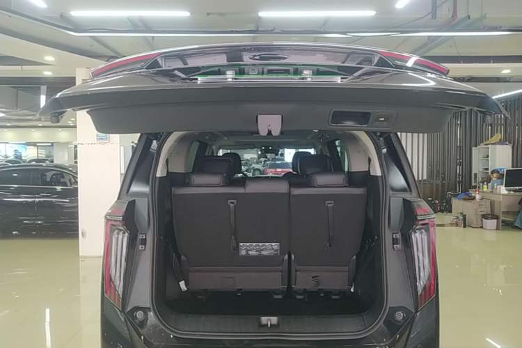 Used GAC Trumpchi M8 2024 Master Series 400T Prestige Edition Trunk