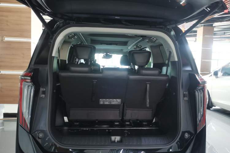 Used GAC Trumpchi M8 2024 Master Series 400T Prestige Edition Trunk