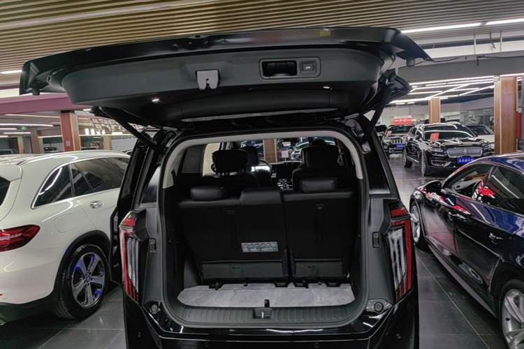 Used GAC Trumpchi M8 2024 Master Series 400T Prestige Edition Trunk