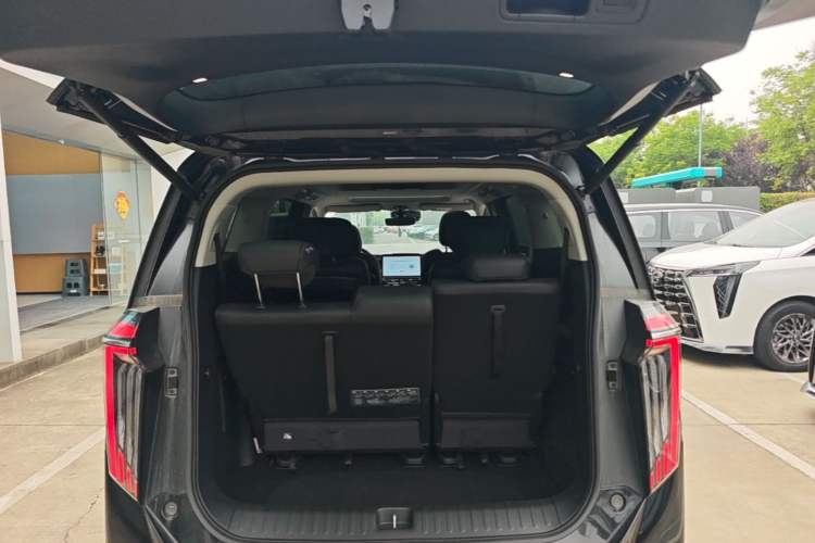 Used GAC Trumpchi M8 2024 Master Series Super Hybrid Edition Trunk