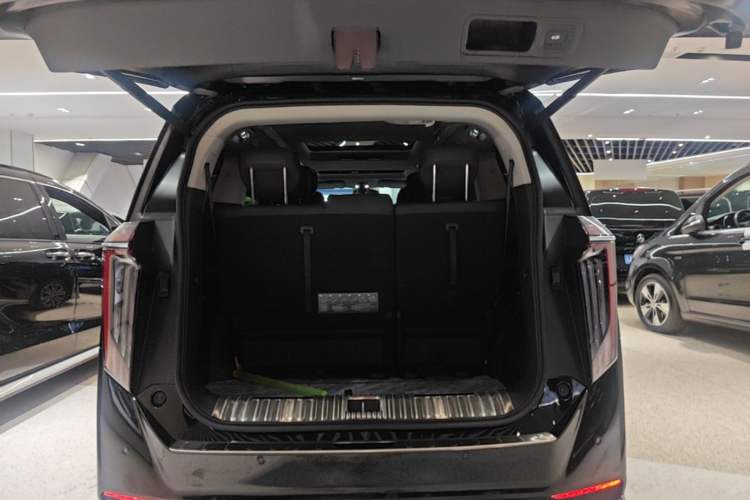 Used GAC Trumpchi M8 2024 Master Series 400T Prestige Edition Trunk