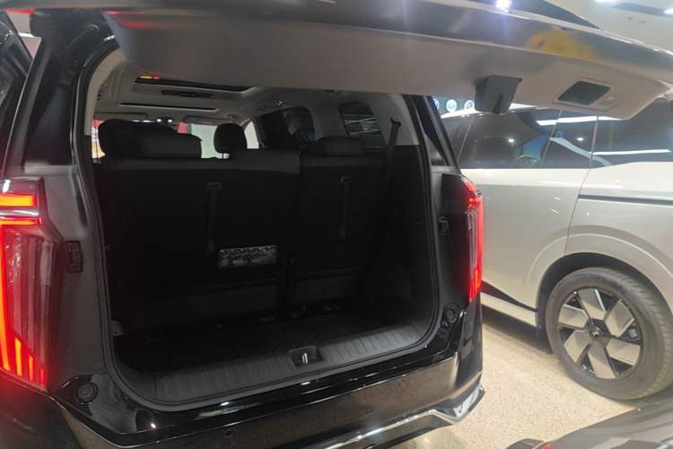 Used GAC Trumpchi M8 2024 Master Series 400T Prestige Edition Trunk