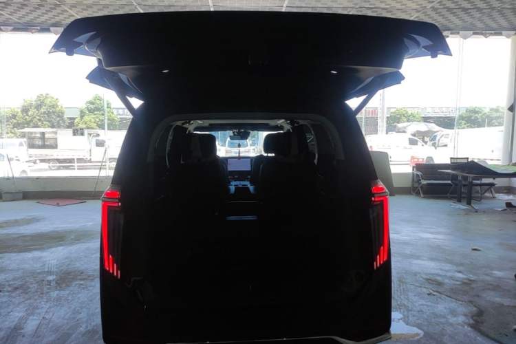 Used GAC Trumpchi M8 2024 Master Series 400T Ultimate Edition Trunk