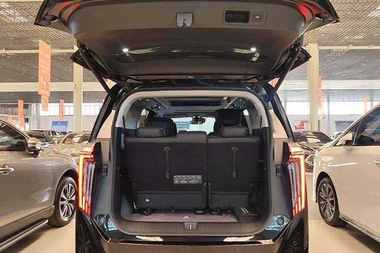 Used GAC Trumpchi M8 2024 Master Series 400T Ultimate Edition Trunk